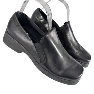 MARIPE! FAB BLACK GENUINE LEATHER MODIFIED SQUARE TOE HEELED LOAFERS! SZ 8M